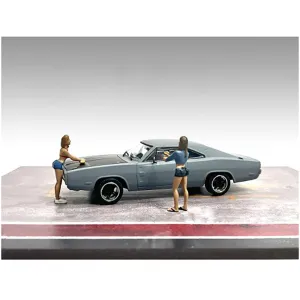 American Diorama 2 Piece Figure Set 2 - Car Wash Girls Jessica and Jennifer