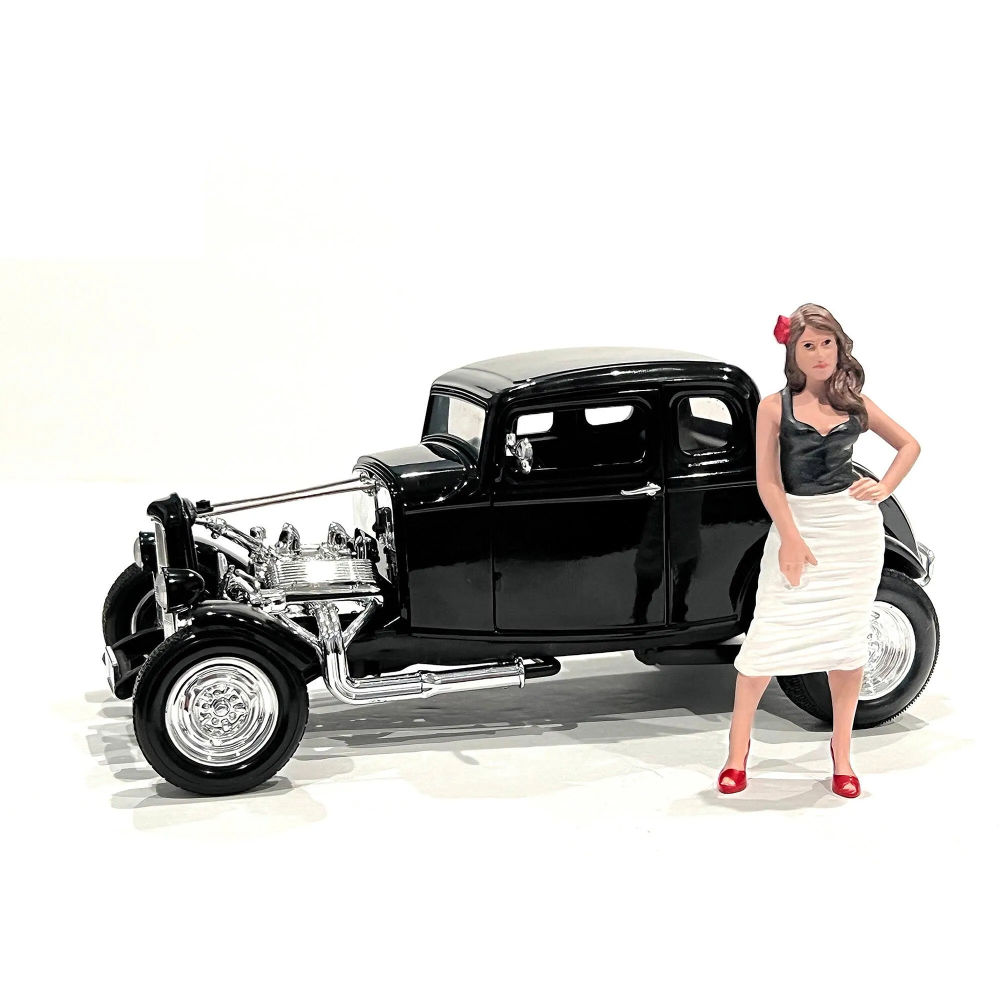 American Diorama Figure - Pin-Up Girls Suzy Poly-Resin Body for 1/24 Scale Models