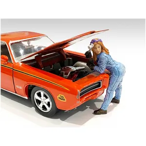American Diorama Figurine - Retro Female Mechanic I 1/18 Scale Models Poly Resin
