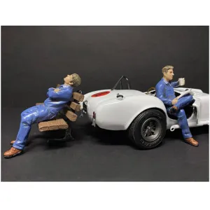 American Diorama Figurine Set - Sitting Mechanics for 1/18 Scale Models, 2 Piece