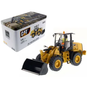 Diecast Masters 1/32 Model Wheel Loader - CAT "High Line Series" 910K with Operator