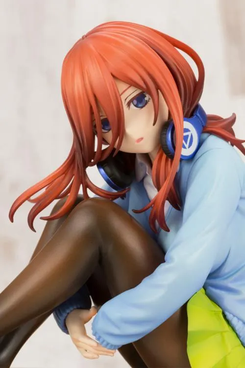Kotobukiya 1/8 The Quintessential Quintuplets Miku Nakano Scale Statue Figure PP822