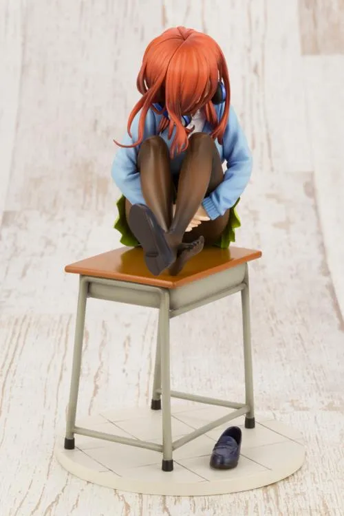 Kotobukiya 1/8 The Quintessential Quintuplets Miku Nakano Scale Statue Figure PP822