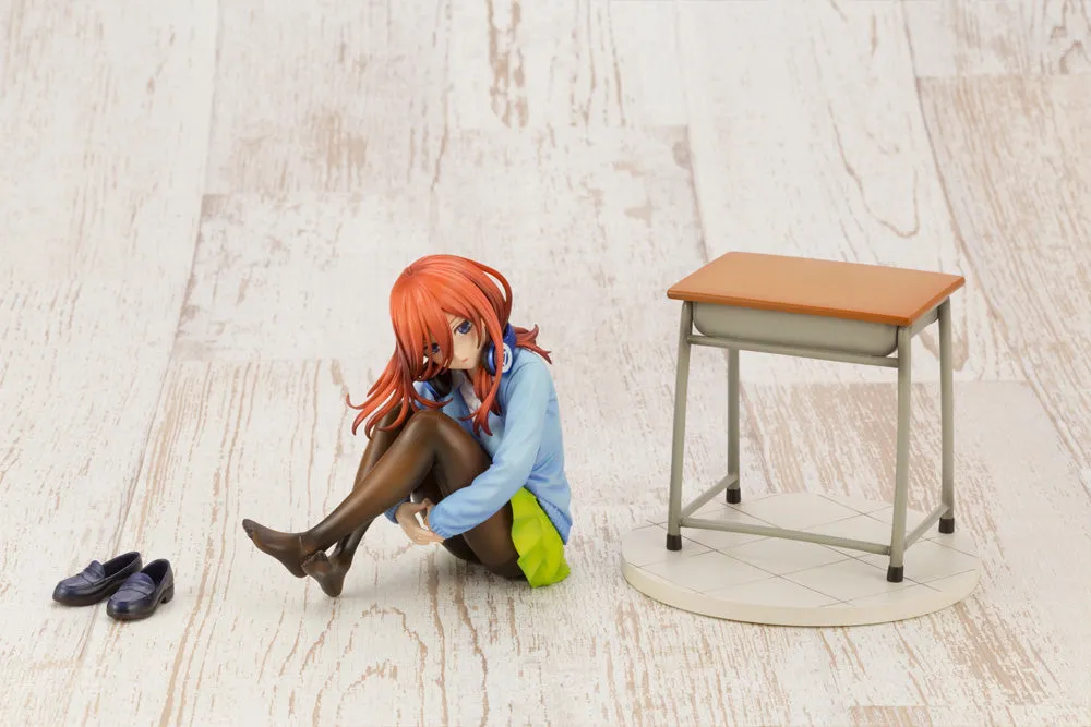 Kotobukiya 1/8 The Quintessential Quintuplets Miku Nakano Scale Statue Figure PP822
