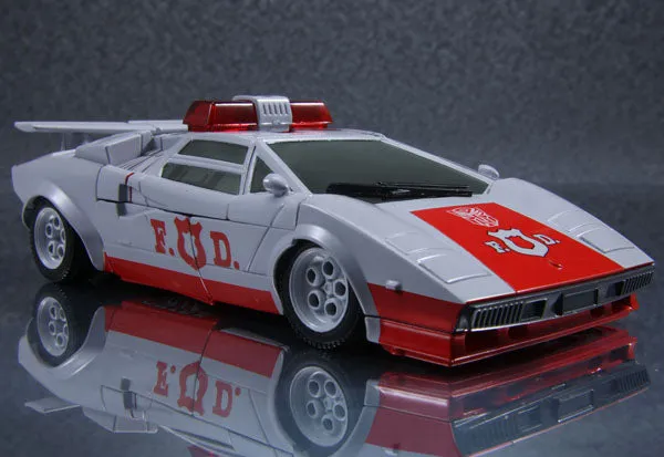 Masterpiece MP-14  Red Alert - Anime Colored Variant