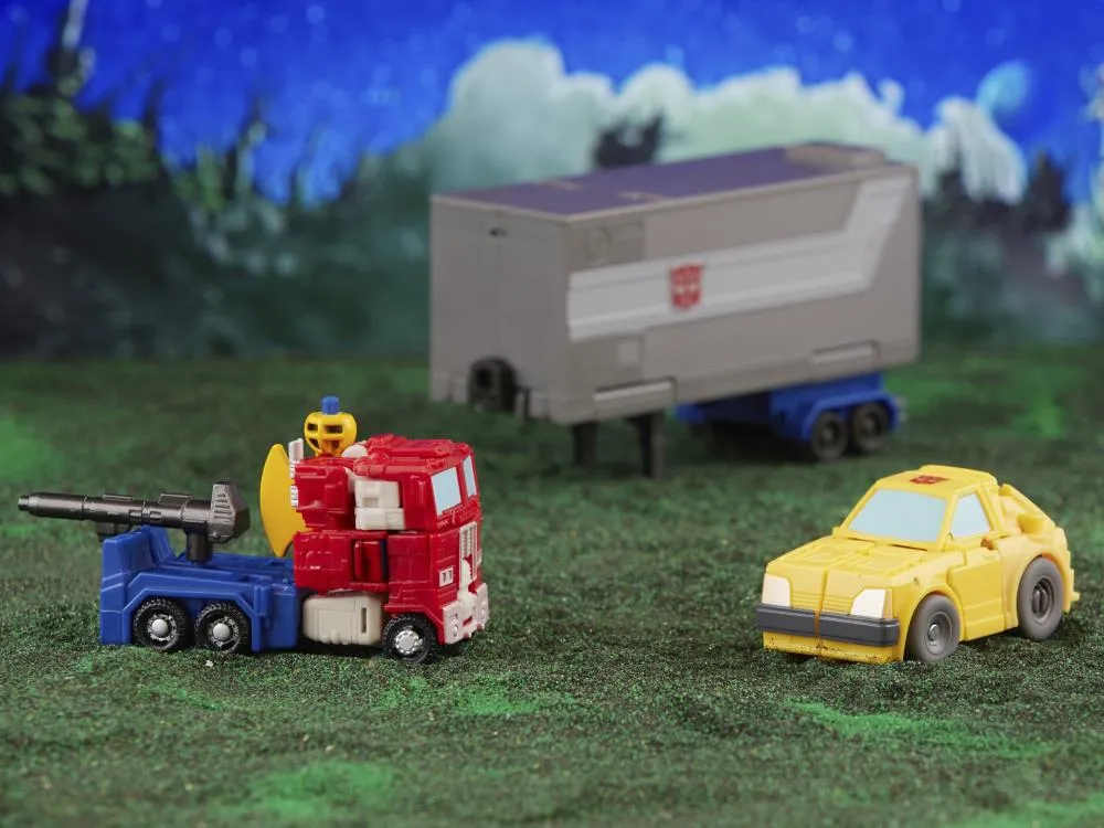 Transformers: Legacy Evolution Core Optimus Prime & Bumblebee Two-Pack