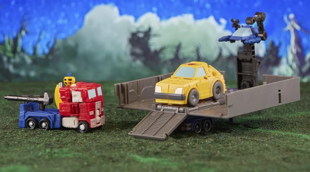 Transformers: Legacy Evolution Core Optimus Prime & Bumblebee Two-Pack