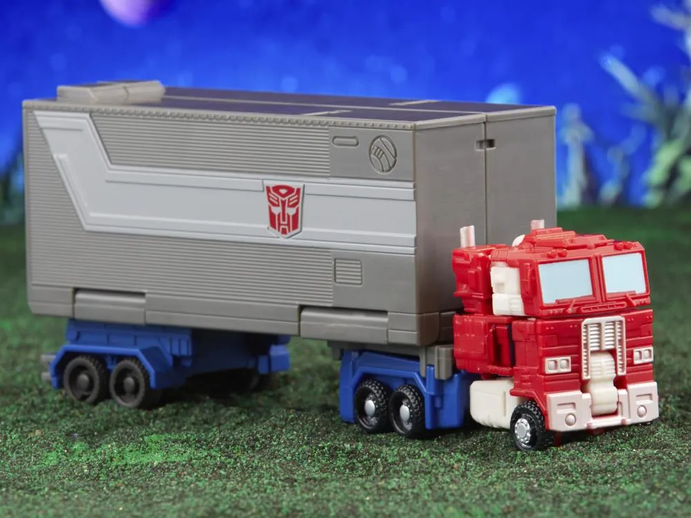 Transformers: Legacy Evolution Core Optimus Prime & Bumblebee Two-Pack