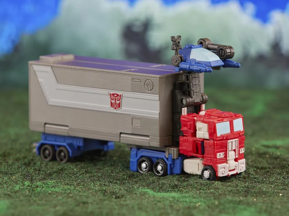 Transformers: Legacy Evolution Core Optimus Prime & Bumblebee Two-Pack