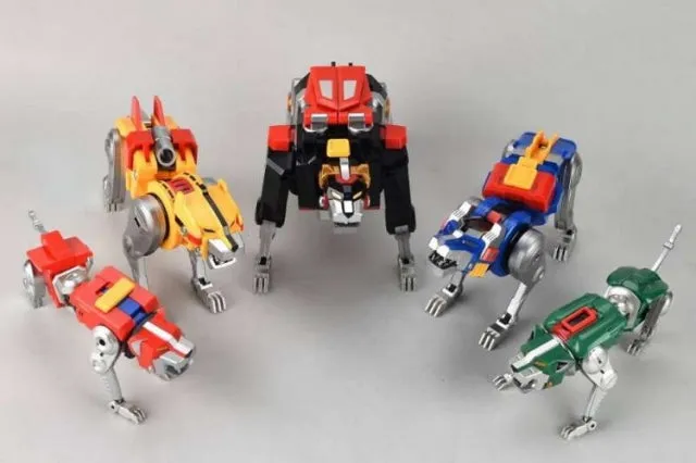 Voltron Beast King Golion - Metal Club Muscle Bear
